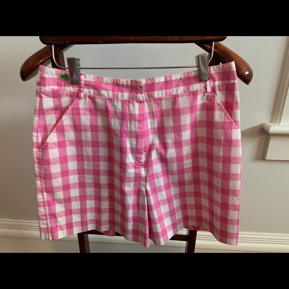 Lilly Pulitzer White label size 6 short